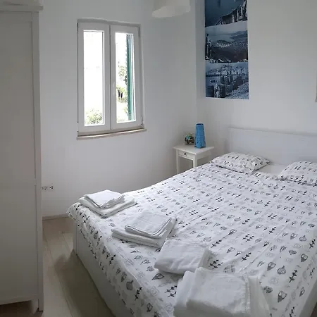 Sisa Апартаменты Примоштен